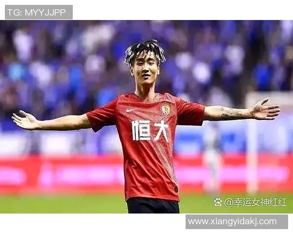 足球巨星心中最强阵容揭秘 球迷无法忽视的经典组合分析